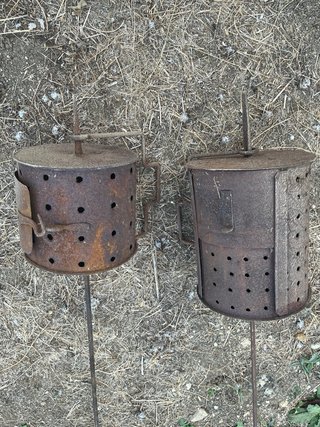 Castañeros antiguos de metal