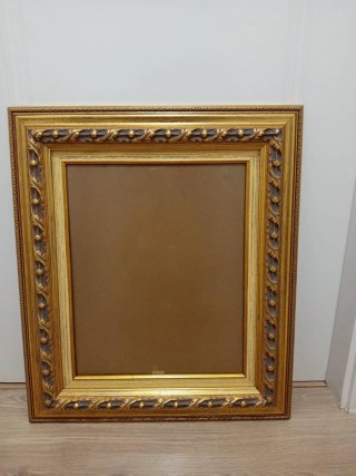 Marco de madera dorado 65x56cm   y 44x36cm