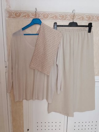 Conjunto 2 piezas mujer color beige con fular