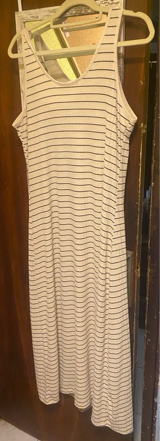 Vestido largo de rayas beige y negro