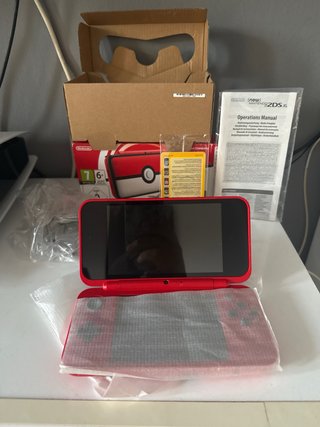 Nintendo 2DS XL Edición Poké Ball + Juegos