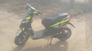 Yamaha Neox Scooter Negro y Amarillo