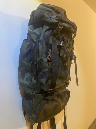Mochila senderismo 80L camuflaje