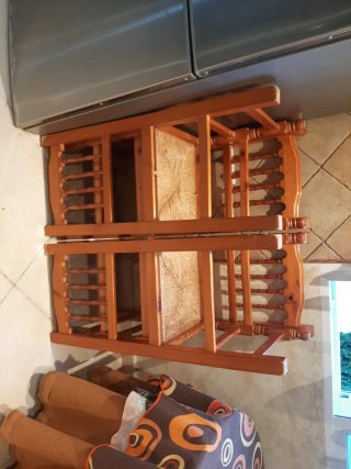 Lote de 4 sillas rústicas de madera
