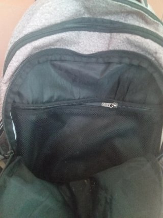 Mochila Fila gris y negra