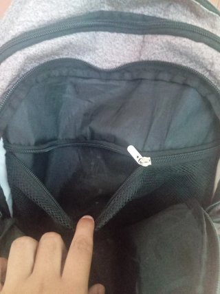 Mochila Fila gris y negra