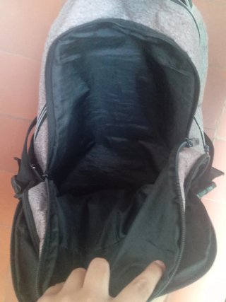 Mochila Fila gris y negra