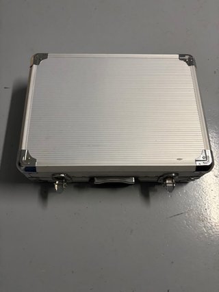 Caja de herramientas con destornilladores