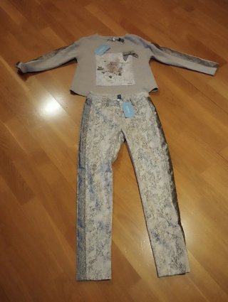 Conjunto camiseta y pantalón diseñadora Amaya
