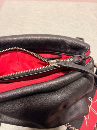 Bolso Desigual Negro con Correa Roja