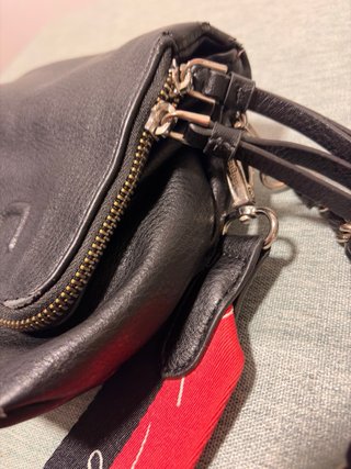 Bolso Desigual Negro con Correa Roja