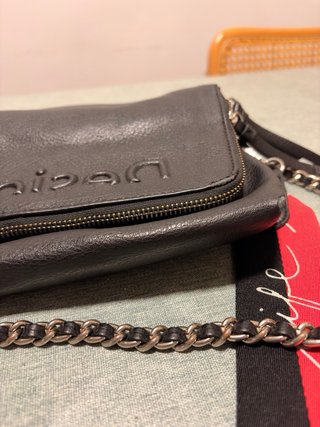 Bolso Desigual Negro con Correa Roja