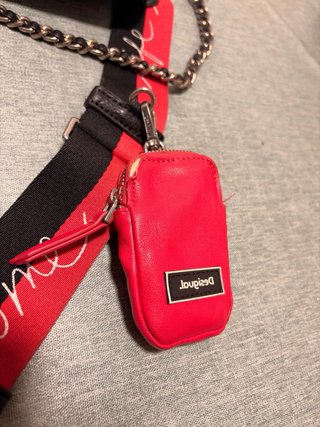Bolso Desigual Negro con Correa Roja