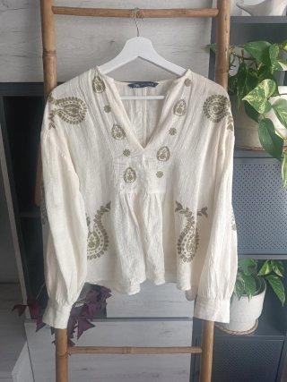 Camisa Zara bordada verde y beige