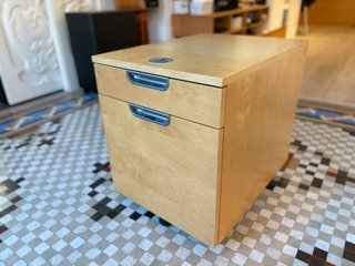 Cajonera con ruedas y cerradura