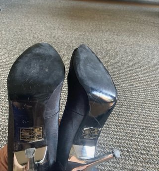 Scarpe con tacco nero peep toe fiocco