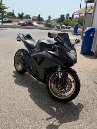 Suzuki GSX-R 600 Negra