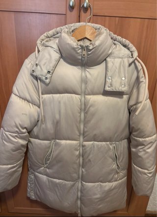 Abrigo plumífero beige