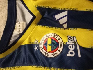 Camiseta Baloncesto Fenerbahce Beko Misli