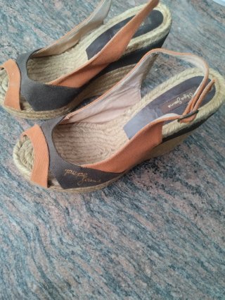 Sandalias Pepe Jeans plataforma naranja y marrón