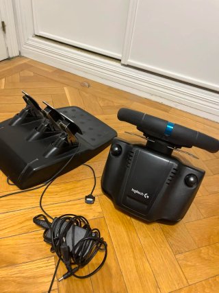 Volante Logitech G29 PS5 + Pedales