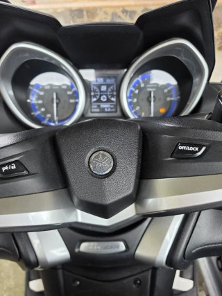 Yamaha TMAX 530 DX Negra