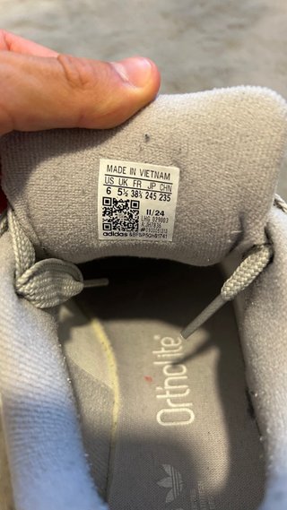Zapatillas Adidas Grises y Blancas