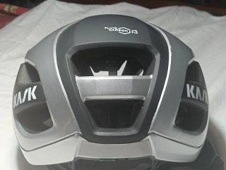 Casco  plateado de ciclismo