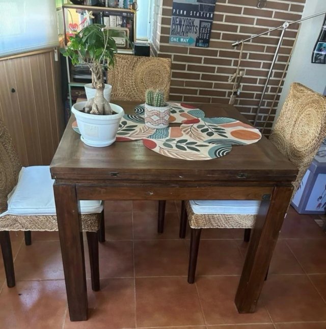 Mesa de comedor extensible madera oscura