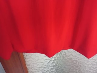Blusa campesina roja con encaje blanco