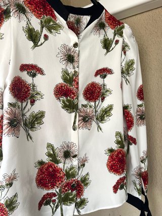 Blusa Zara floral ligera XS