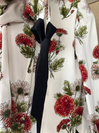 Blusa Zara floral ligera XS