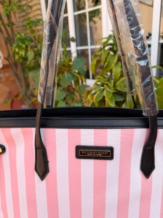 Bolso Tote Rayas Rosa y Blanco Victoria's Secret