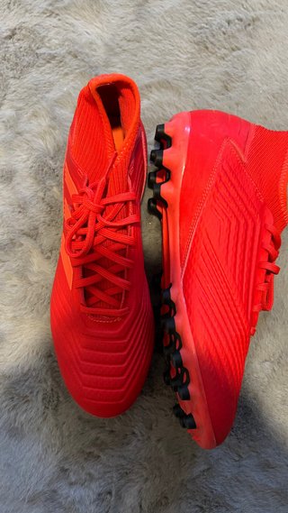 Zapatillas de fútbol Adidas rojas