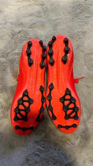 Zapatillas de fútbol Adidas rojas