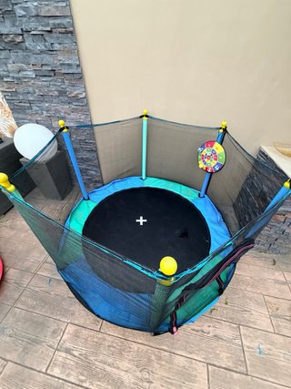 Cama elástica infantil con red de seguridad