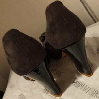 Scarpe con tacco grigie con fiocco