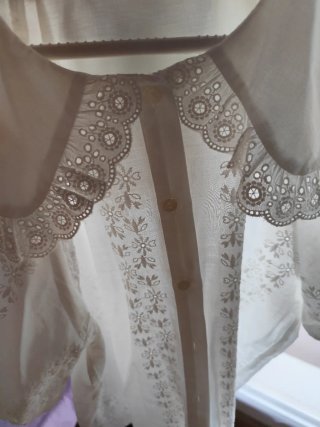 Camisa MNG bordada cuello babero, nueva