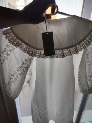 Camisa MNG bordada cuello babero, nueva