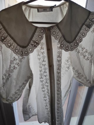 Camisa MNG bordada cuello babero, nueva