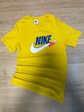 Camiseta Nike Amarilla