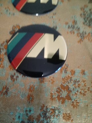 Cuatro emblemas BMW para las llantas o tapacubos