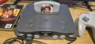 Nintendo 64 + Golden Eye 007