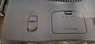 Nintendo 64 + Golden Eye 007