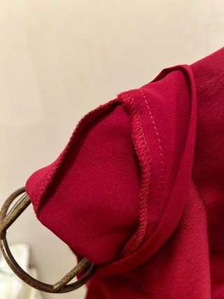 Elegante blusa burdeos sin estrenar