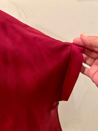Elegante blusa burdeos sin estrenar