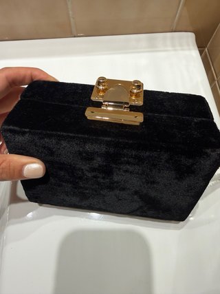 Bolso de mano terciopelo negro y dorado