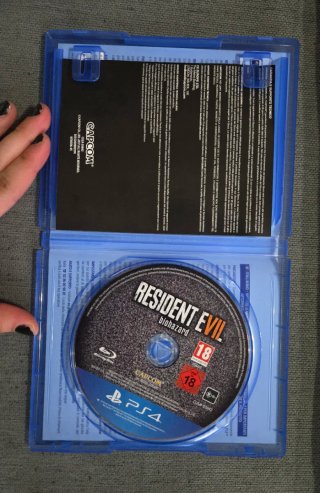 2 Juegos PS4 VR: Resident Evil 7 y Driveclub VR