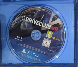 2 Juegos PS4 VR: Resident Evil 7 y Driveclub VR