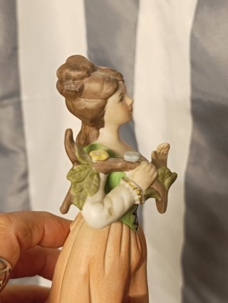 Figurina vintage donna Capodimonte